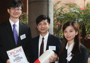 Dr Wang Yi (first from left) and Dr Wong Ka-hing (second from left) and their research team member