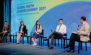 来自世界各地的学生于“全球青年领袖高峰会”上，分享他们对发展社会企业的崭新思维。