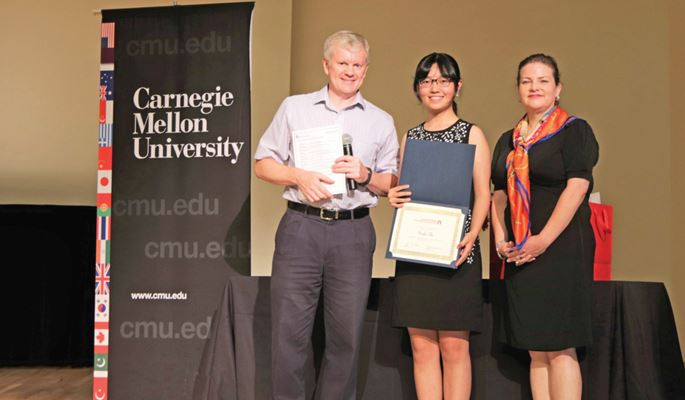 学生通过外向交流完成了海外学术课程