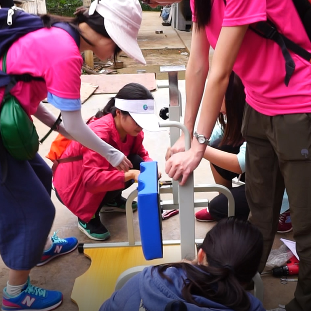 love without borders_1080x1080_3