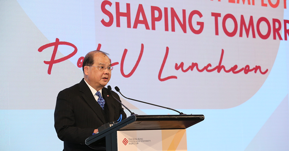 The Hon Mr Matthew Cheung Kin-chung, Chief Secretary for Administration, HKSAR Government, delivers a speech at the PolyU luncheon. 