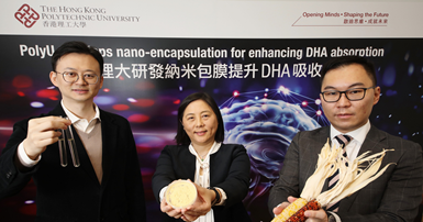 (From left) Dr Wang Yi, Prof. Wong Man-sau and Mr Gordon Cheung, Registered Dietitian and Project Fellow of PolyU’s Food Safety and Technology Research Centre, introduce the nano-encapsulation technology for enhancing DHA absorption.