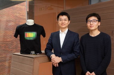 Professor ZHENG Zijian and his team with the textile lithium batteries
