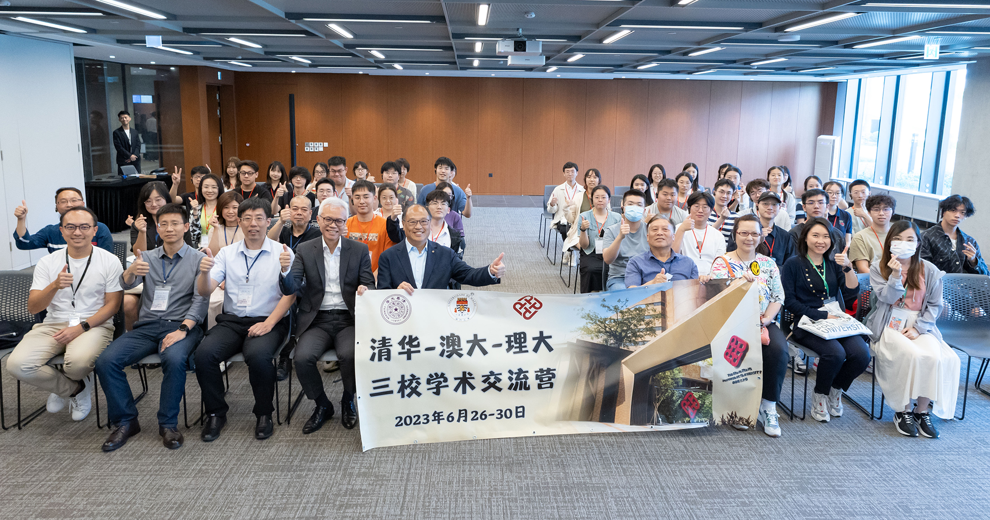 Dr Louis Ng, Director of the Hong Kong Palace Museum (4th from left) and Mr Kenneth Ng King-tsun, General Manager, Communications and Public Affairs of the West Kowloon Cultural District Authority (1st from left) introduced the Hong Kong Palace Museum and cultural facilities of the West Kowloon Cultural District to participants.