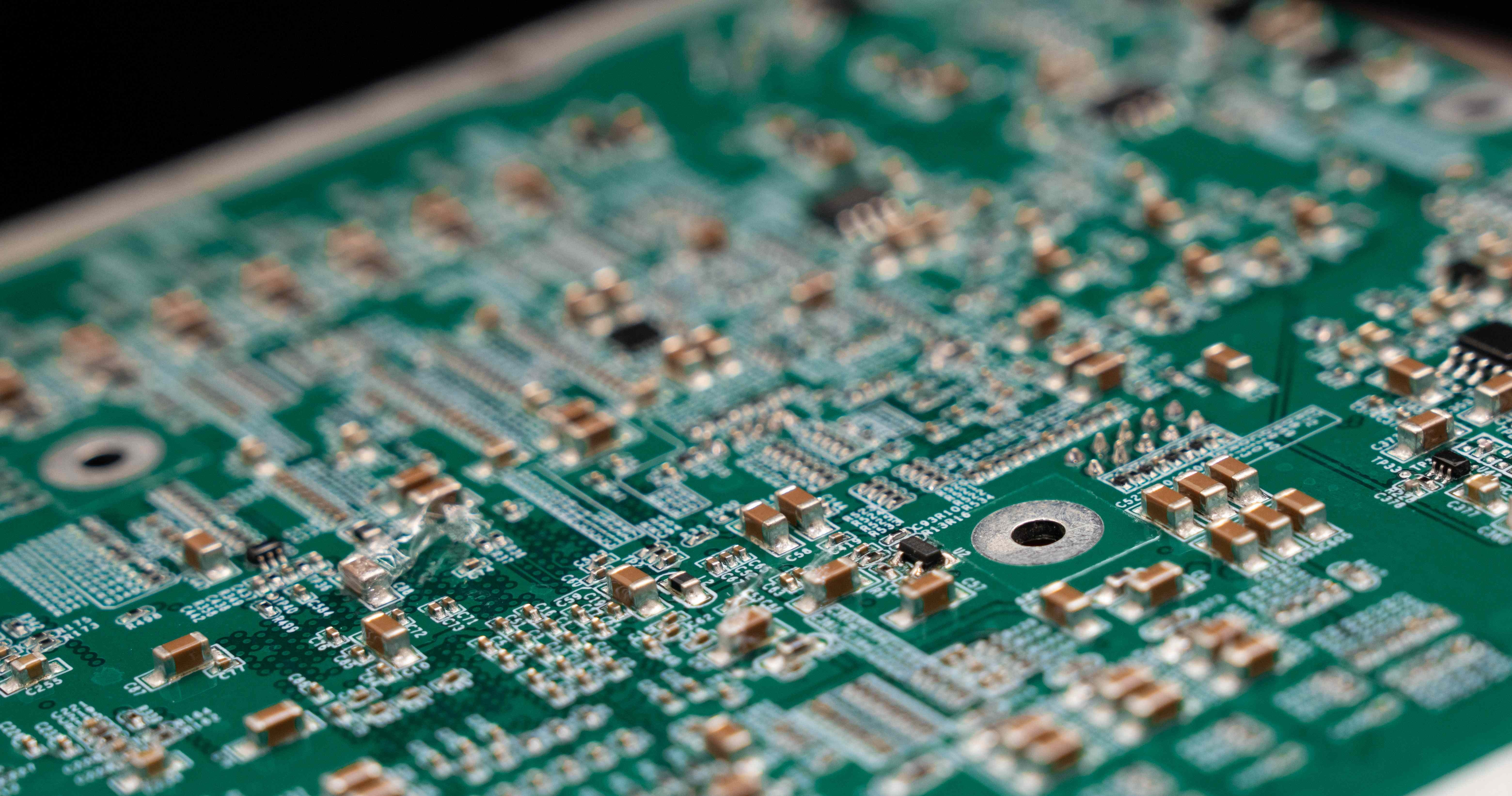 LEO CNAV offers four major technological advantages—functional integration, high-precision positioning, low-cost deployment and broad application potential—providing comprehensive support for future smart city infrastructure.