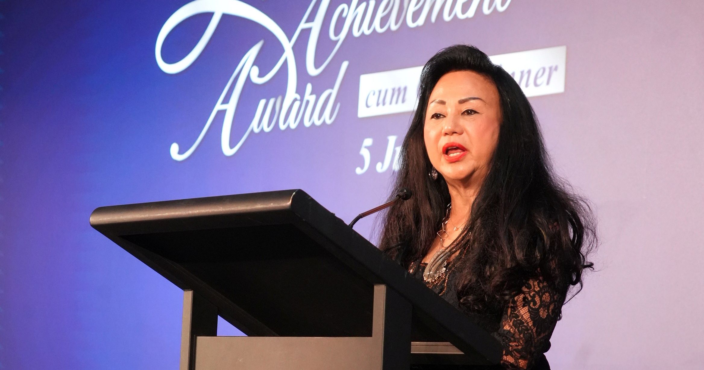 Ms Claire Chiang, SHTM School International Advisory Board Chairman, Co-founder and Senior Vice President of Banyan Group, delivered a welcome remark at the gala dinner.