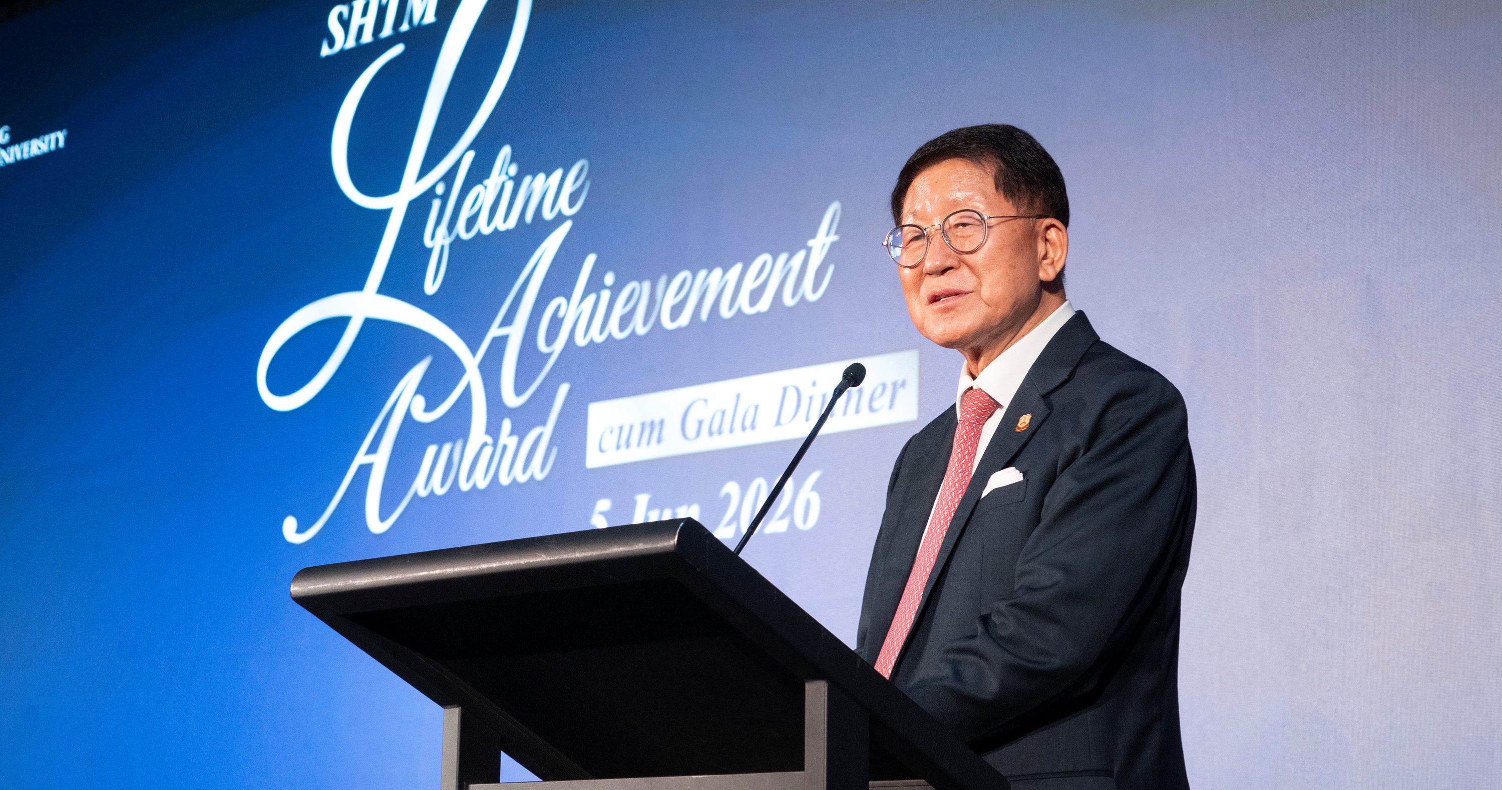 Prof. Kaye Chon expressed his heartiest congratulations to Mr Schulze.