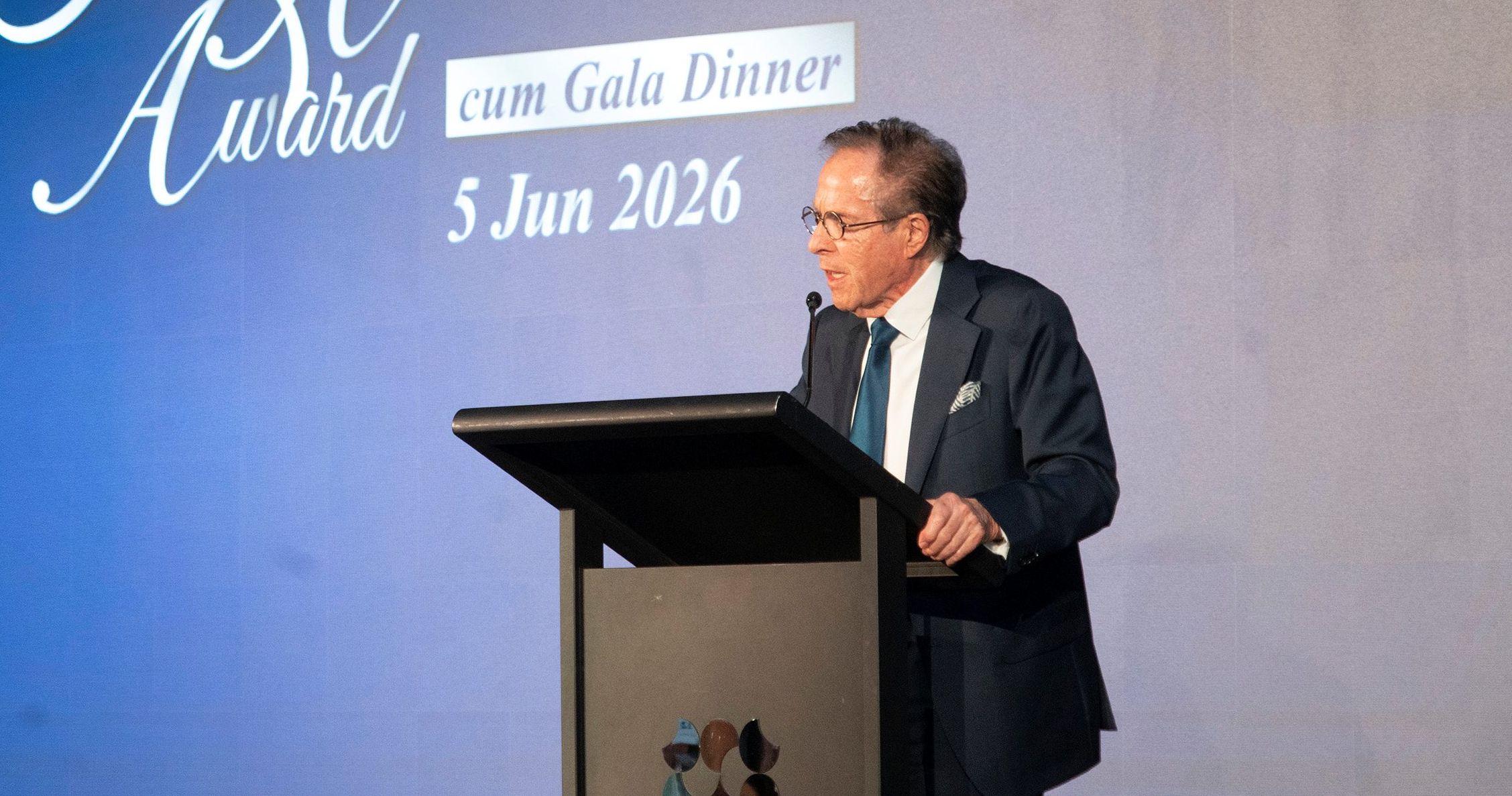 Mr Horst Schulze delivered his acceptance remarks.