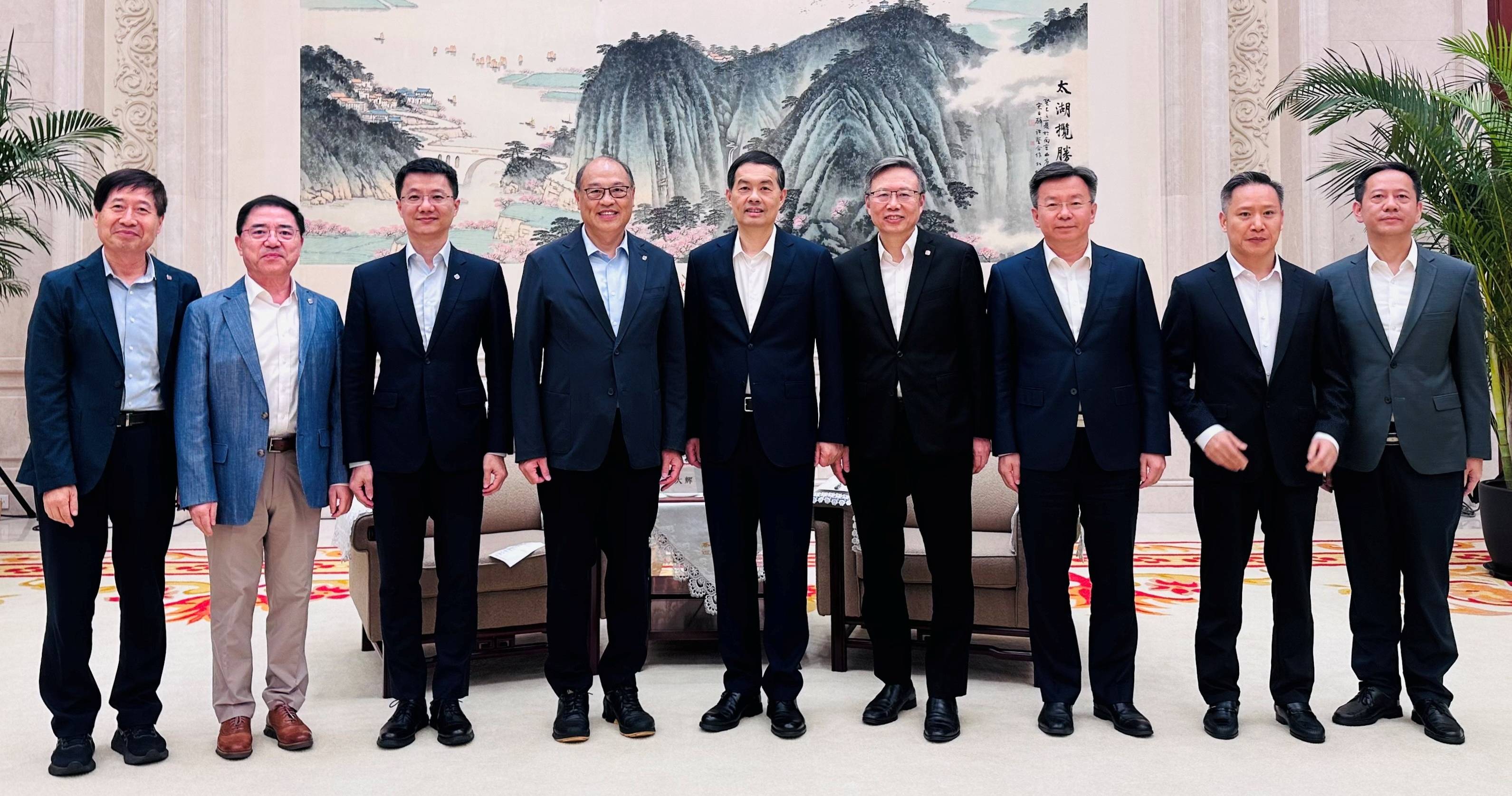 理大代表团访问南京 启用南京创业中心 深化苏港科技创新合作