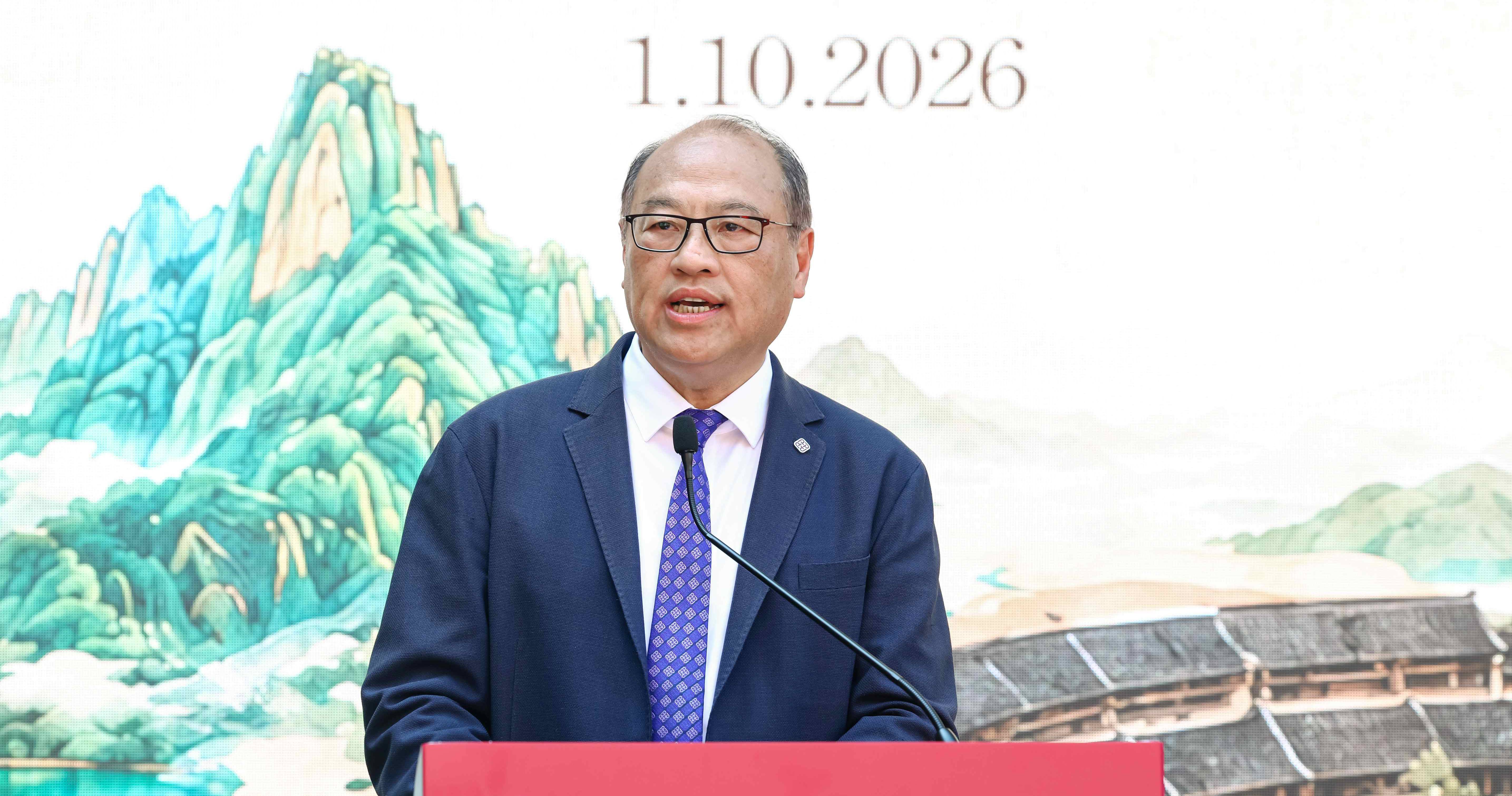 PolyU Council Chairman Dr Lam Tai-fai said, the event showcased this precious treasure of Hakka culture with a long and rich heritage. PolyU would strive its best to nurture a sense of national identity and belonging among young people, support Hong Kong in developing into an ‘East-meets-West Centre for International Cultural Exchange’, cultivate diverse talent, and contribute to our Nation.