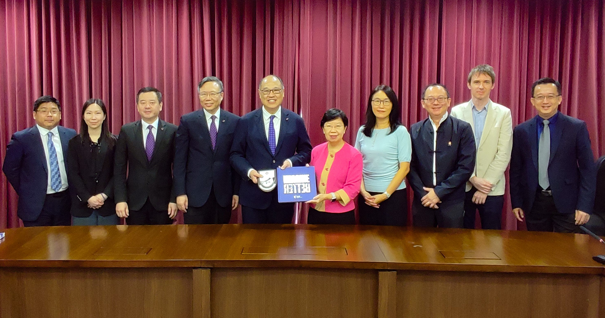 Delegation Visit_2000x10202