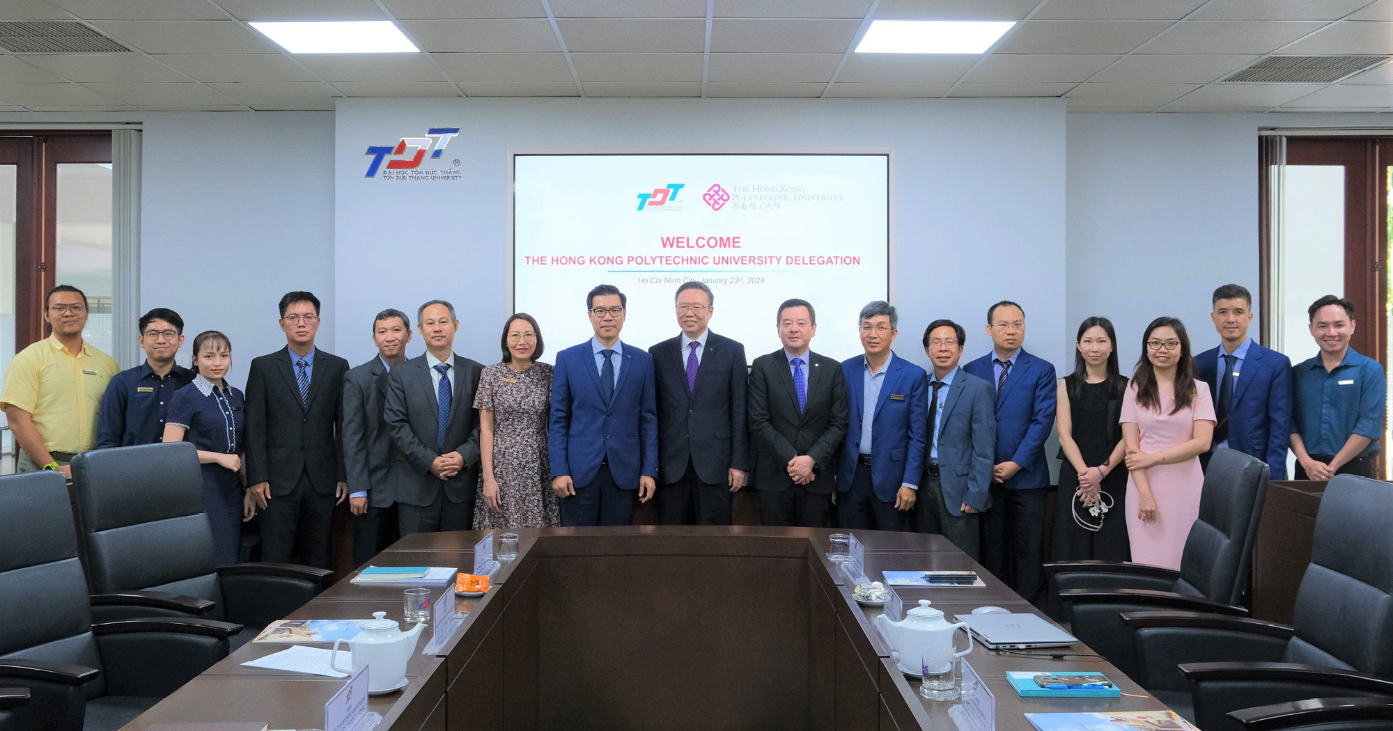 Delegation Visit_2000x10204