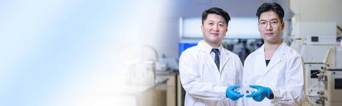 Microbial Threats_HB_7 May-04