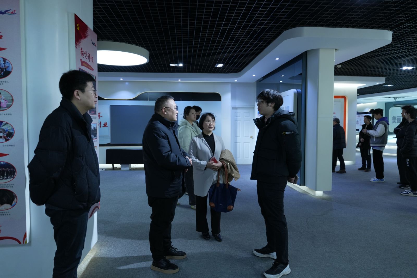 Selected1_6c3289424ub077dbb1a821f2ff45a54e