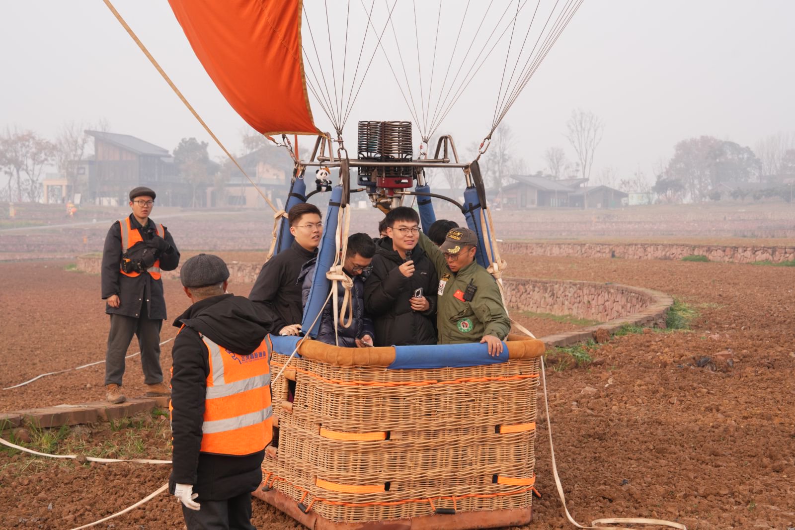 Selected6_2b3401f6cu8758c1810d7318790ab24b