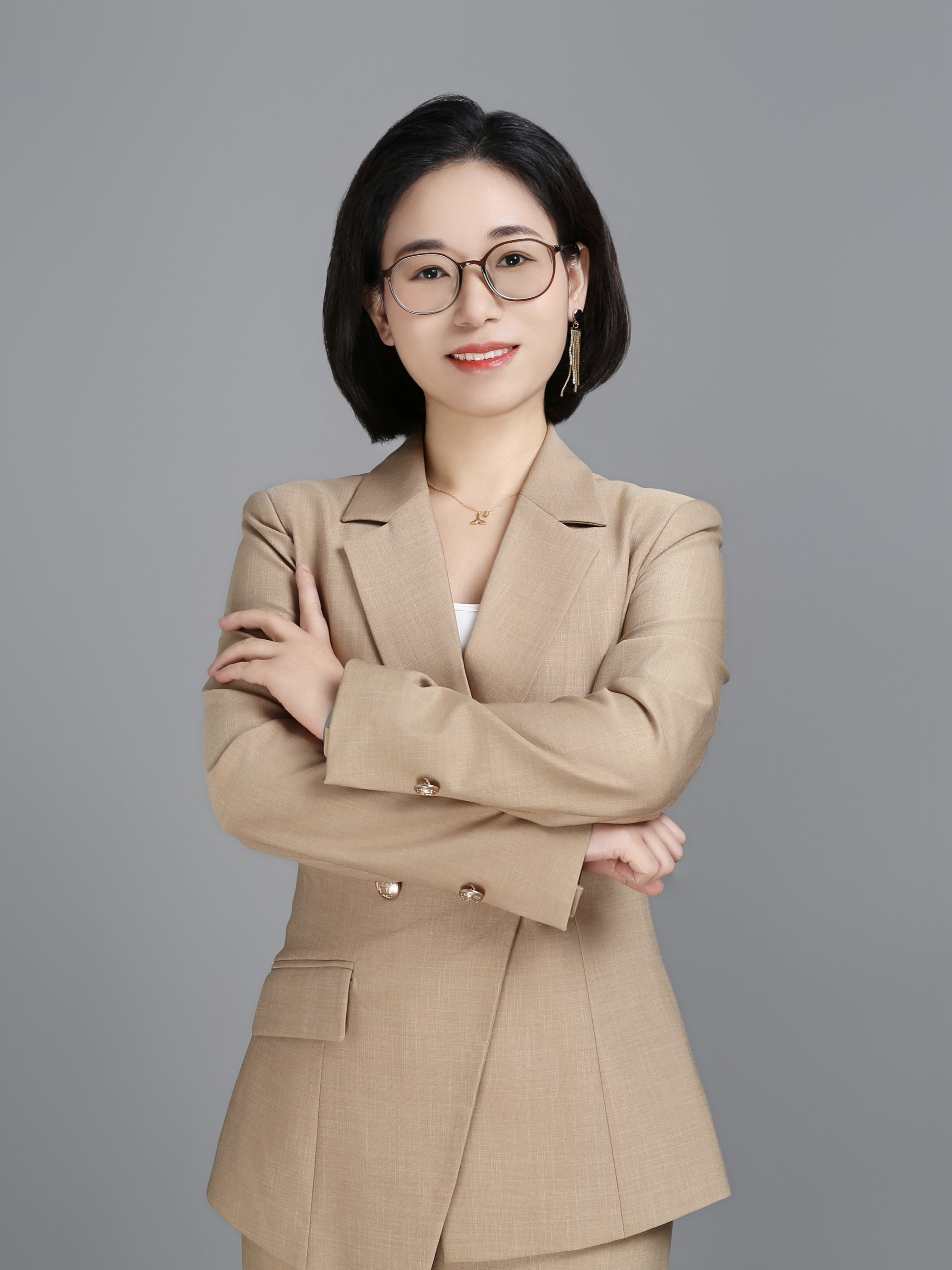 Prof. Fan LI