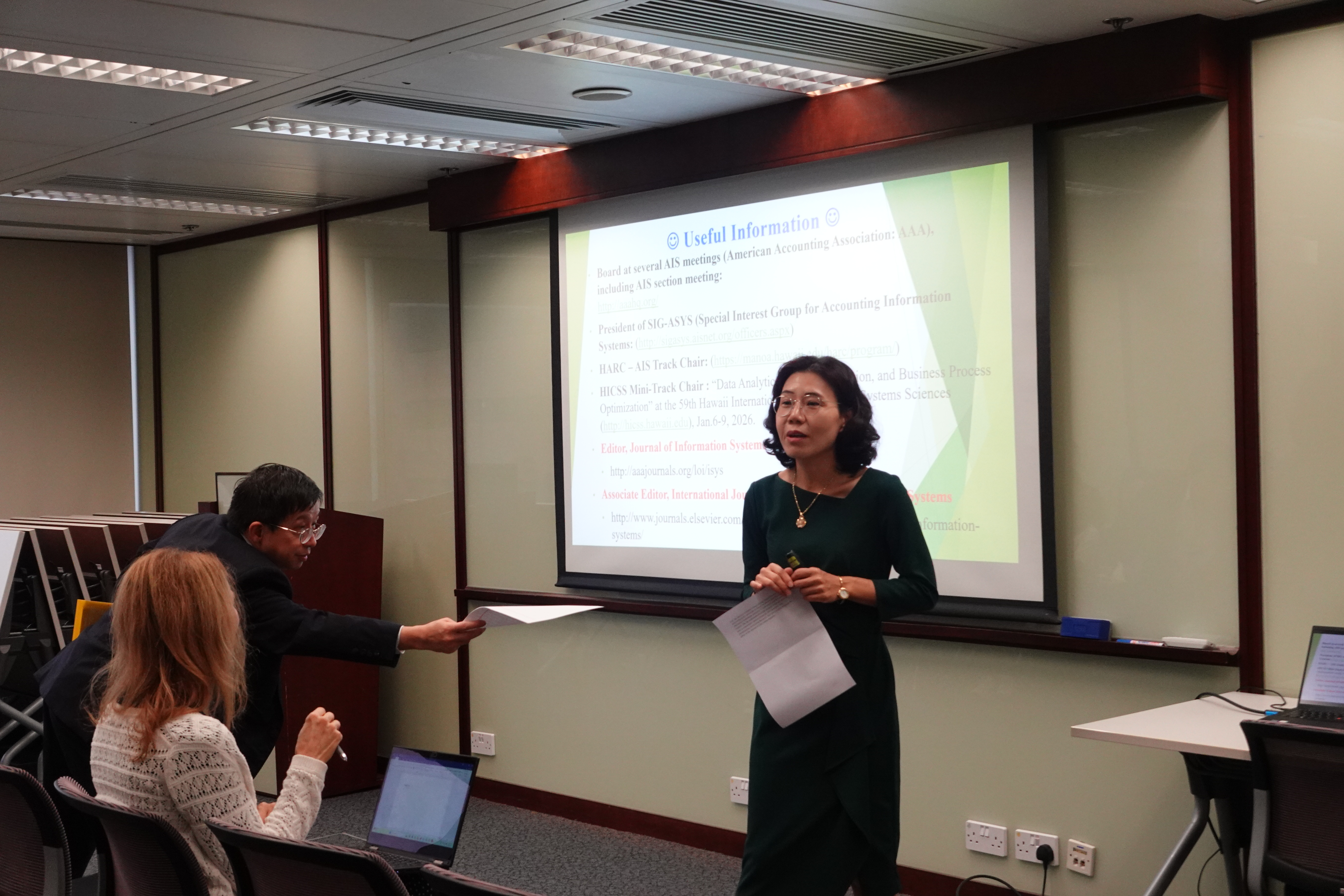 Research Seminar by Prof. Jee-Hae Lim from Shidler College of Business ...