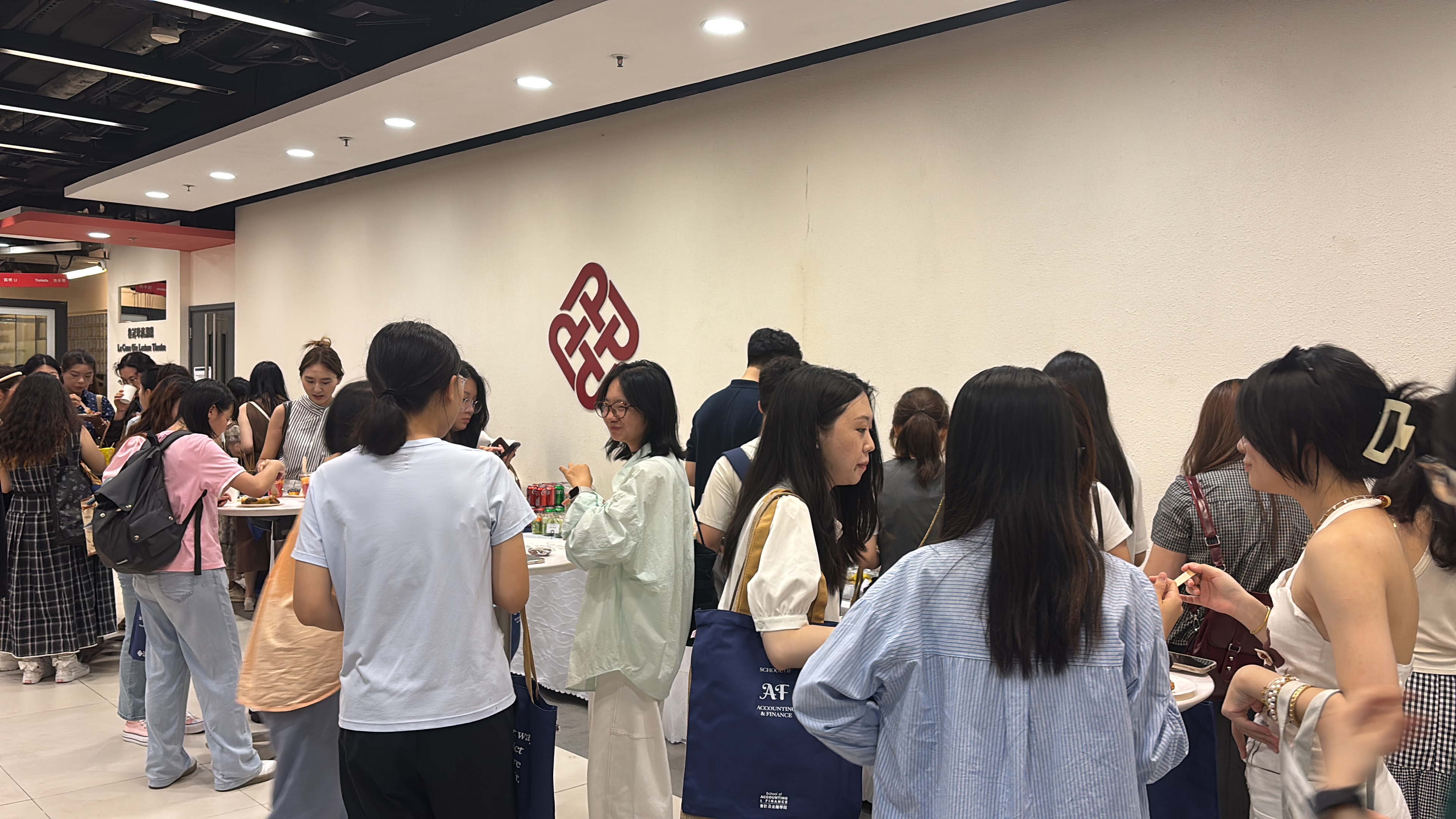 6F888A20-9BCE-426C-A185-7FCC2A9A7A97