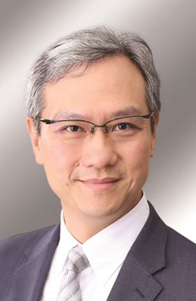 FENG-EIE-Senior-Photo-Dr YIU Hing Leung