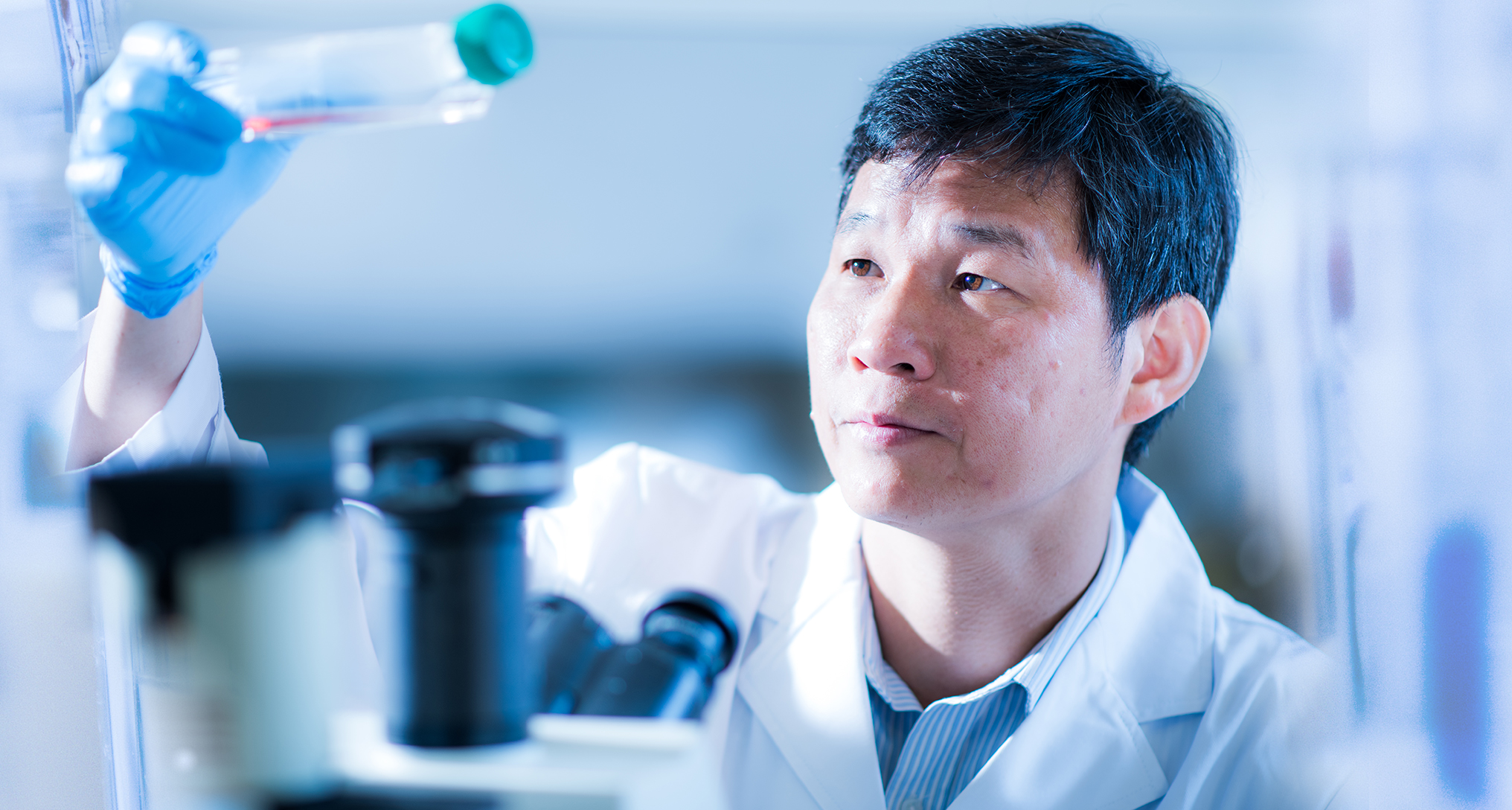 alumni_stories_16_Larry_Chow_1016x544_v2