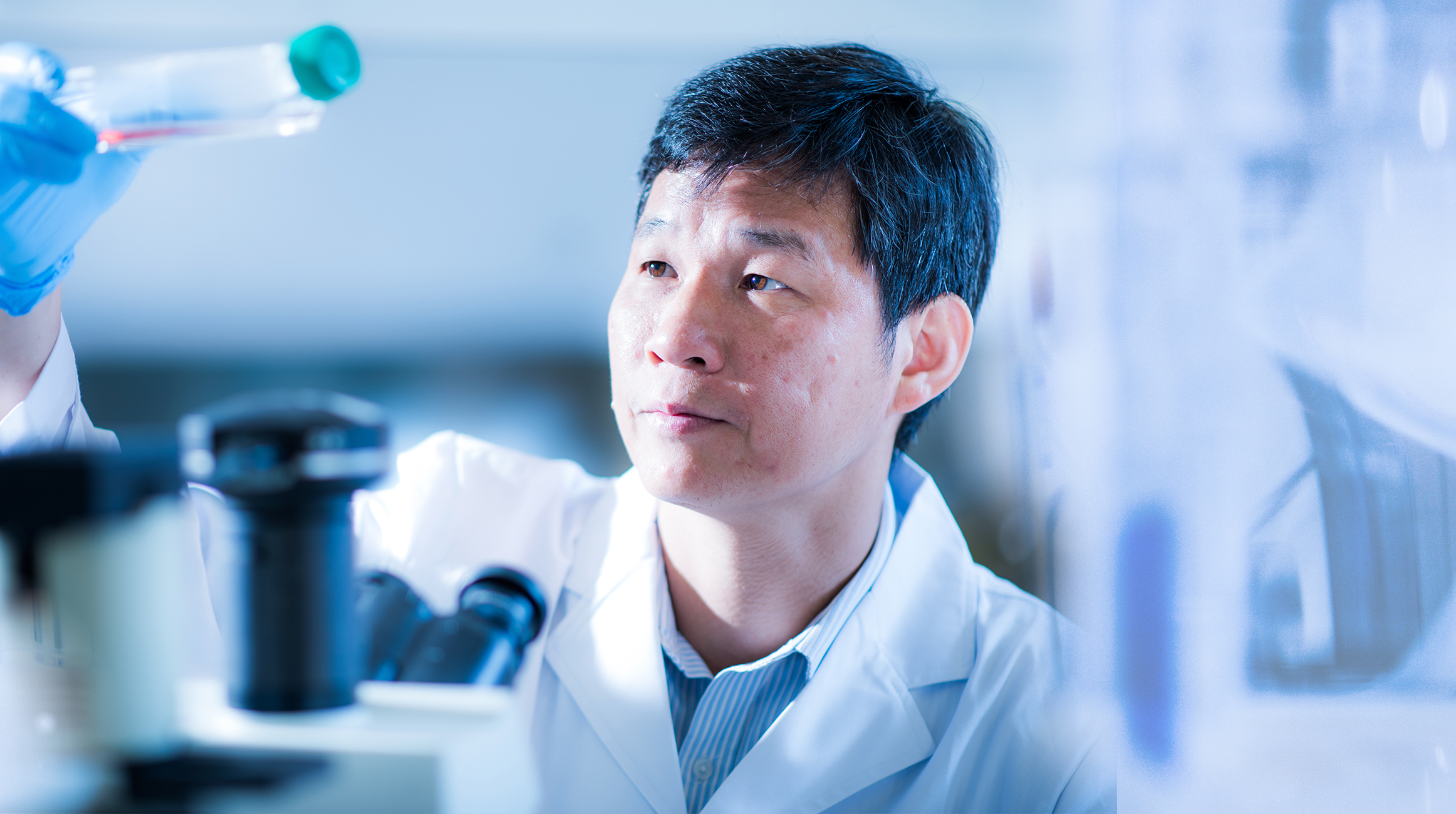 alumni_stories_16_Larry_Chow_1162x650