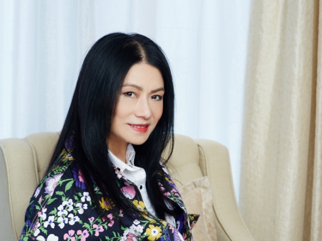 story_Page_03_VivienneTam