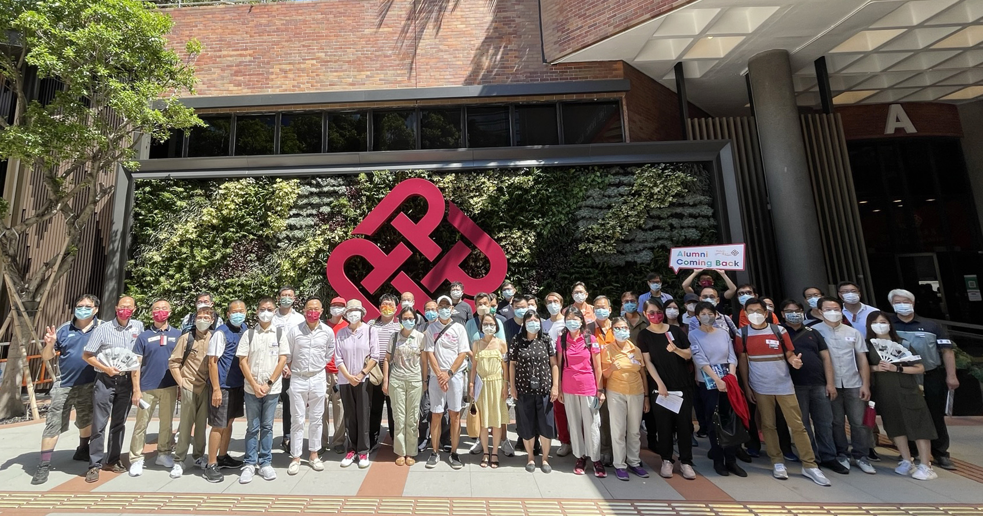 GroupPhoto2_IMG_6201_2000x1050