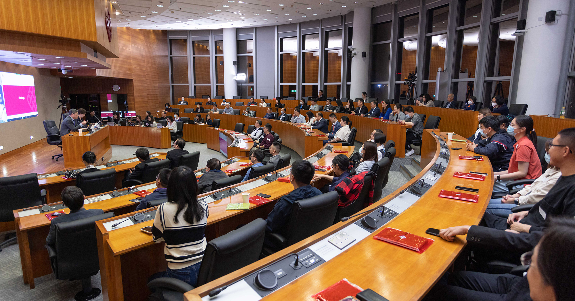 Ps Dialogue_04_2000x1050