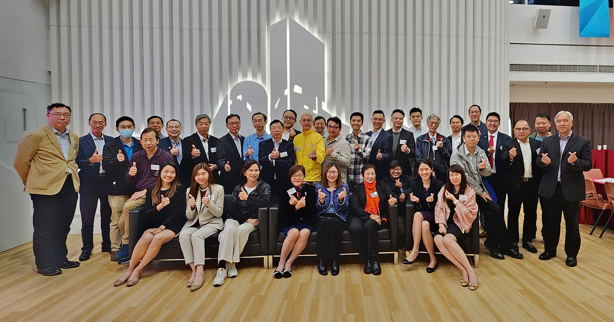 20231214_200305_2000x1050