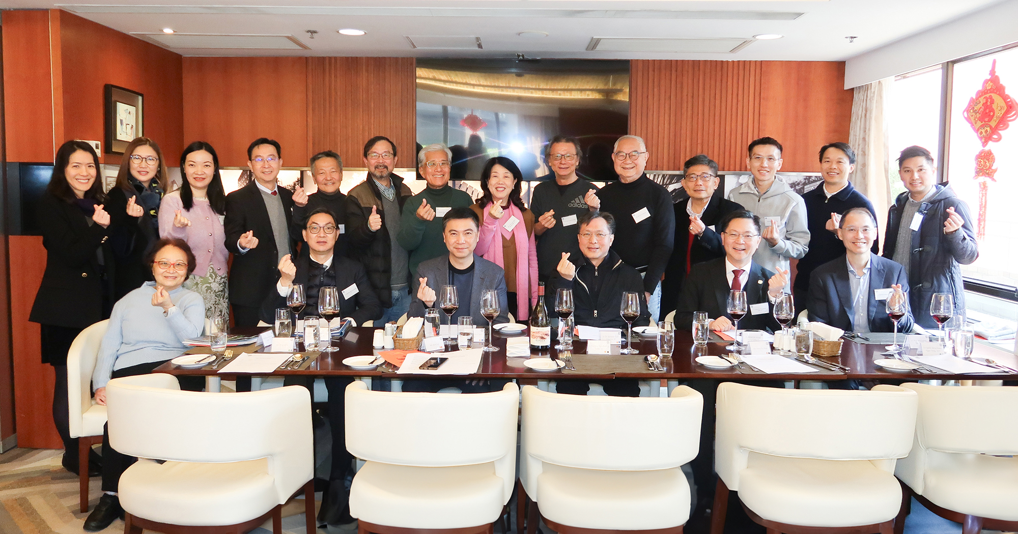 IMG_7794r_2000x1050_1