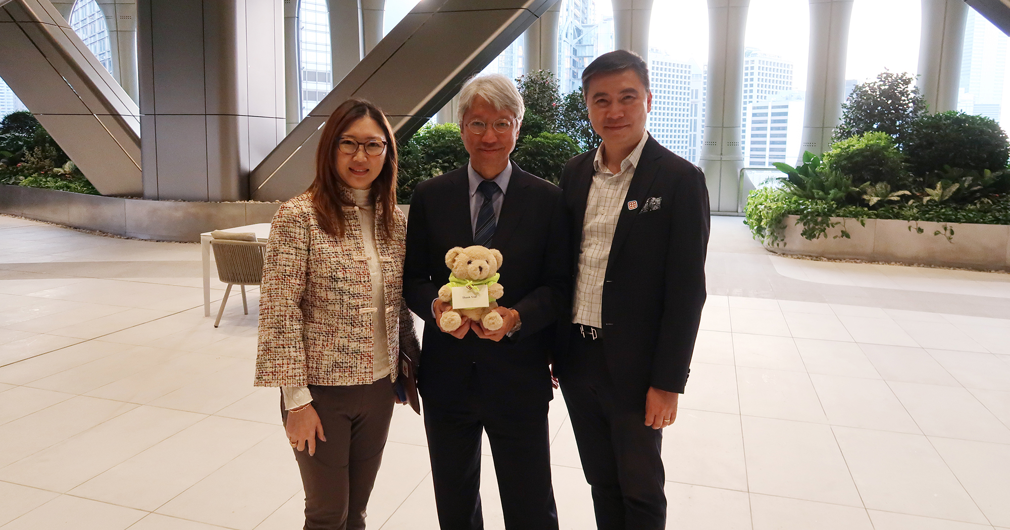 4_IMG_8731r_2000x1050