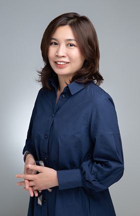 Dr Josephine YAU