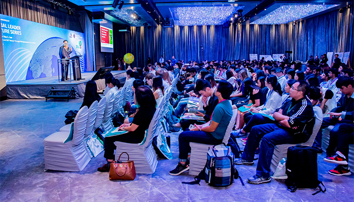 逾380名嘉宾、理大师生和全球青年领袖出席「环球领袖讲座」。