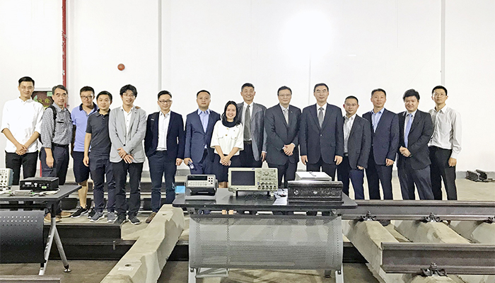 PolyU and CSRD teams at the Joint Innovation Center for Rail Transit Safety Monitoring Technology located at PolyU Shenzhen Base. 