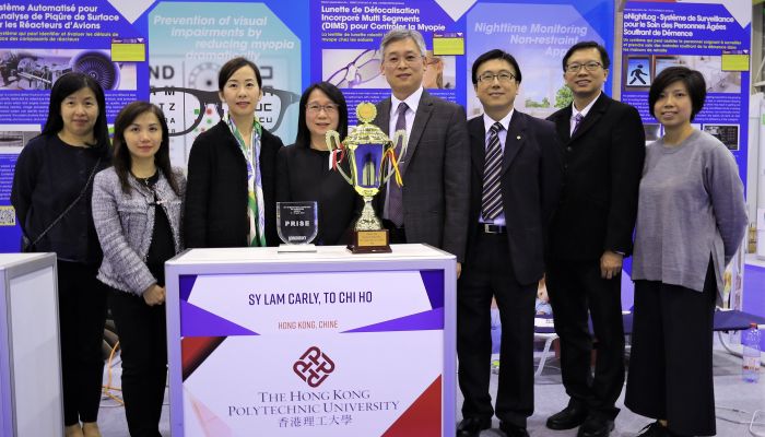 Dr Miranda Lou (third from left), Executive Vice President of PolyU and the winning team of Grand Prize of the International Exhibition of Inventions of Geneva