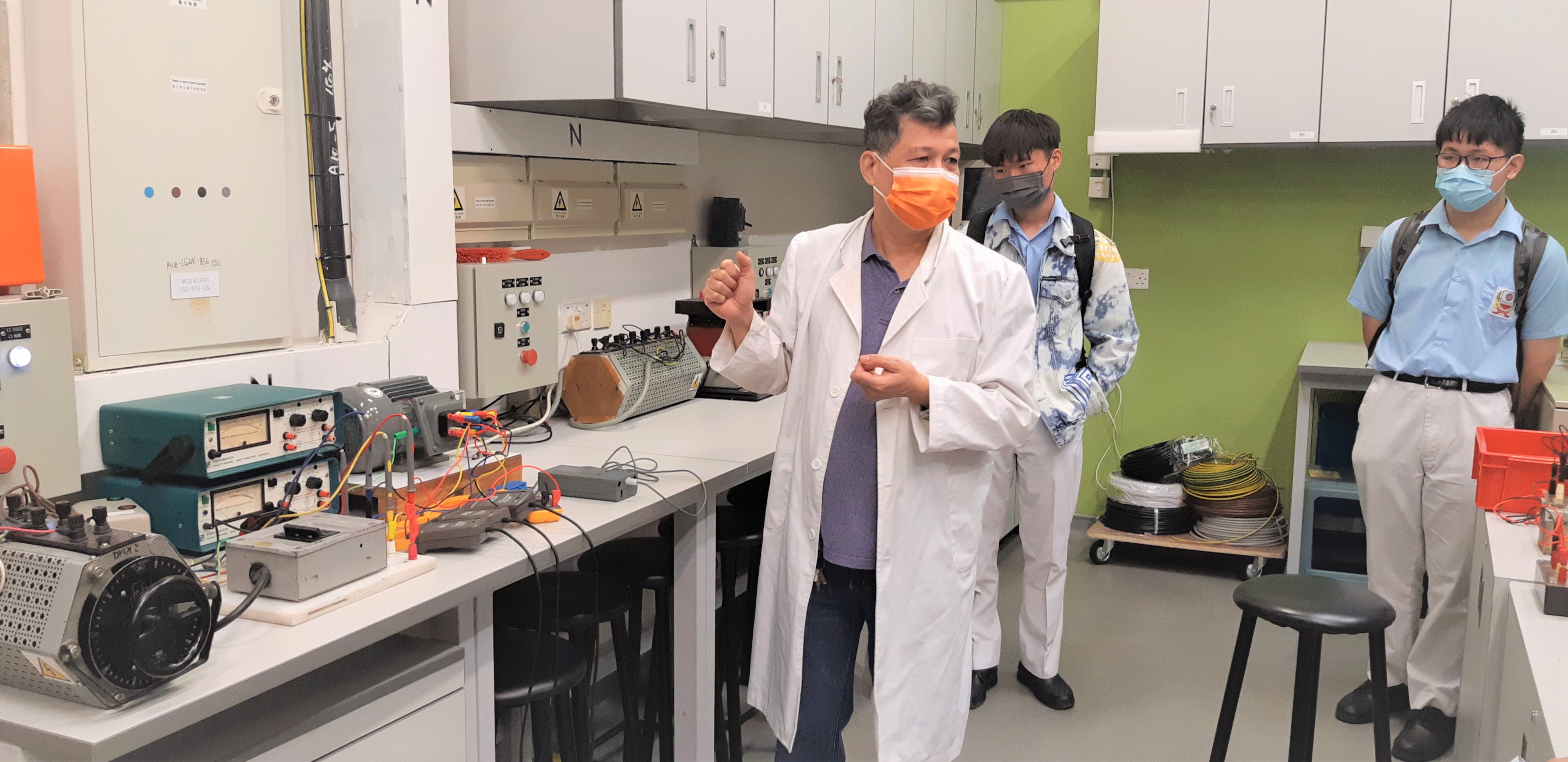 Students from Yuen Long Merchants Association Secondary School visited BEEE_3