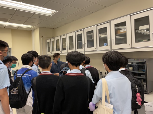 Students from Yuen Long Merchants Association Secondary School visited BEEE_6