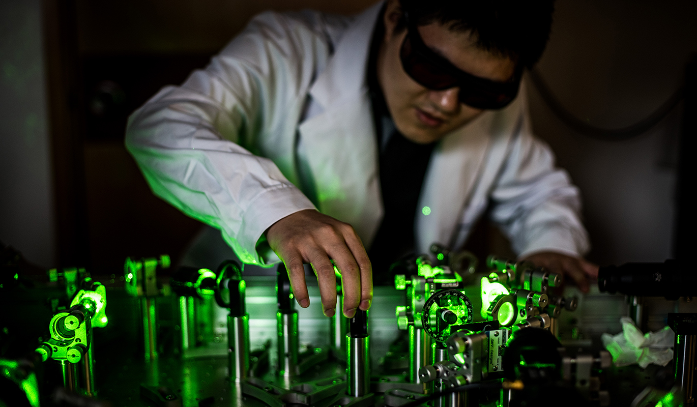 researchtheme1biomedical imaging sensing AI  wearable technology1370x800