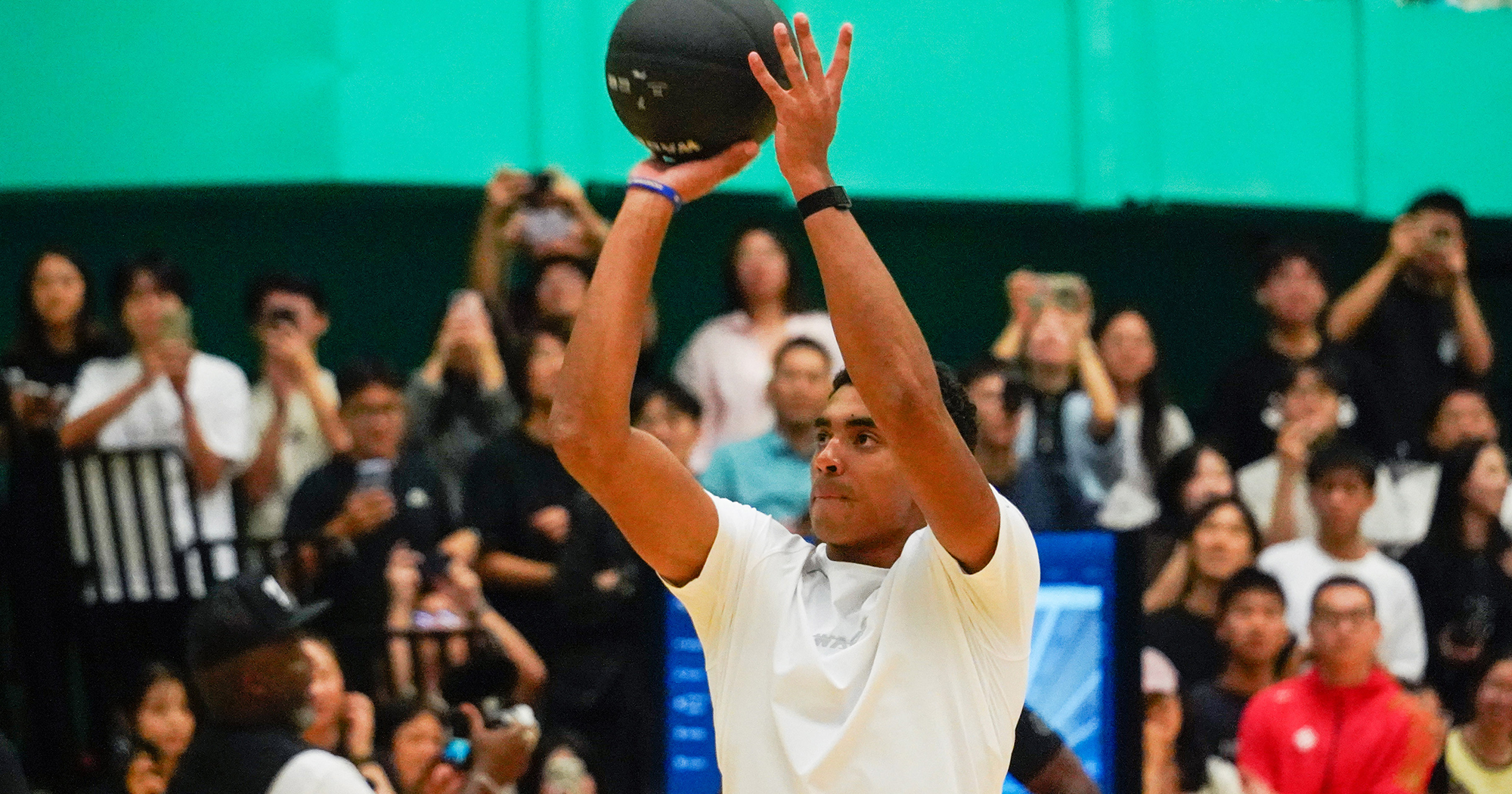 Max Christie joins PolyU student-athletes for an exciting shooting contest.