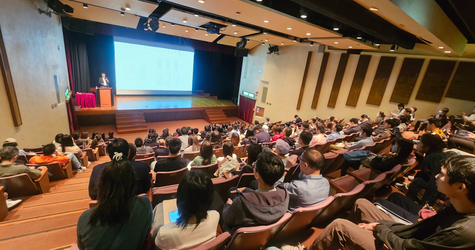 The seminar attracted over 150 PolyU staff and students, professionals and friends from the sports industry