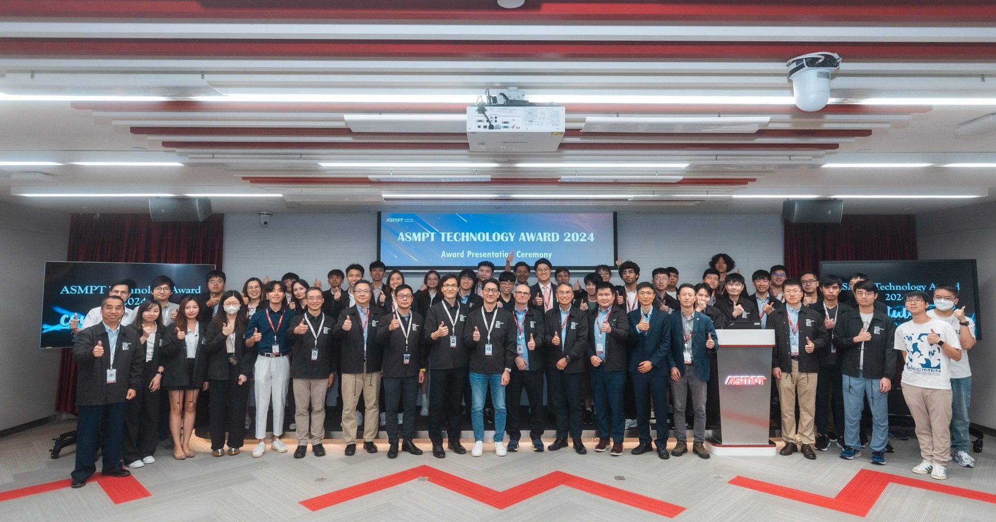 Group photo of all the teams participating in the competition