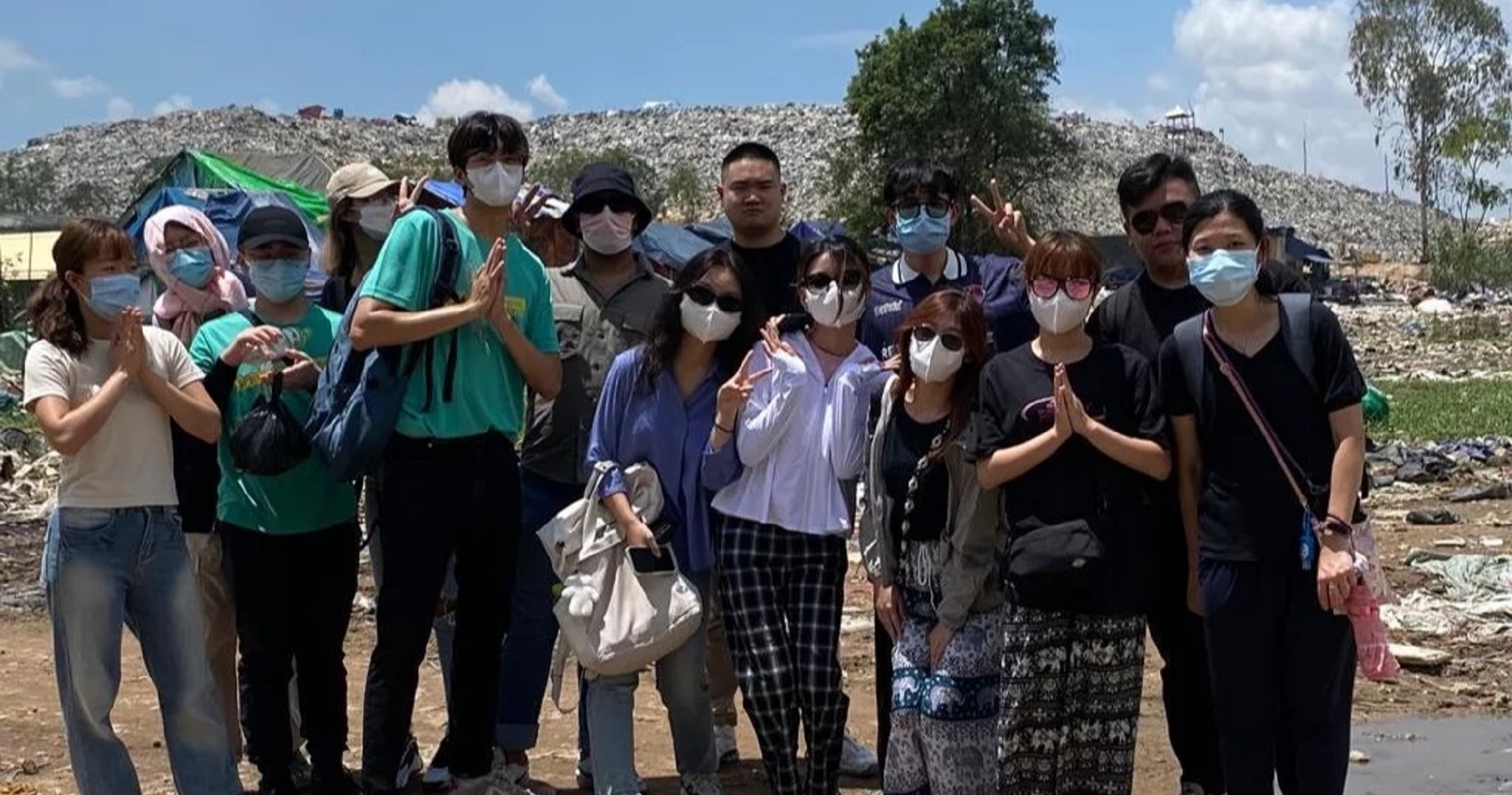 Students visited the garbage dump & slum to understand the Cambodian community