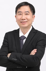 Professor Mo YANG
