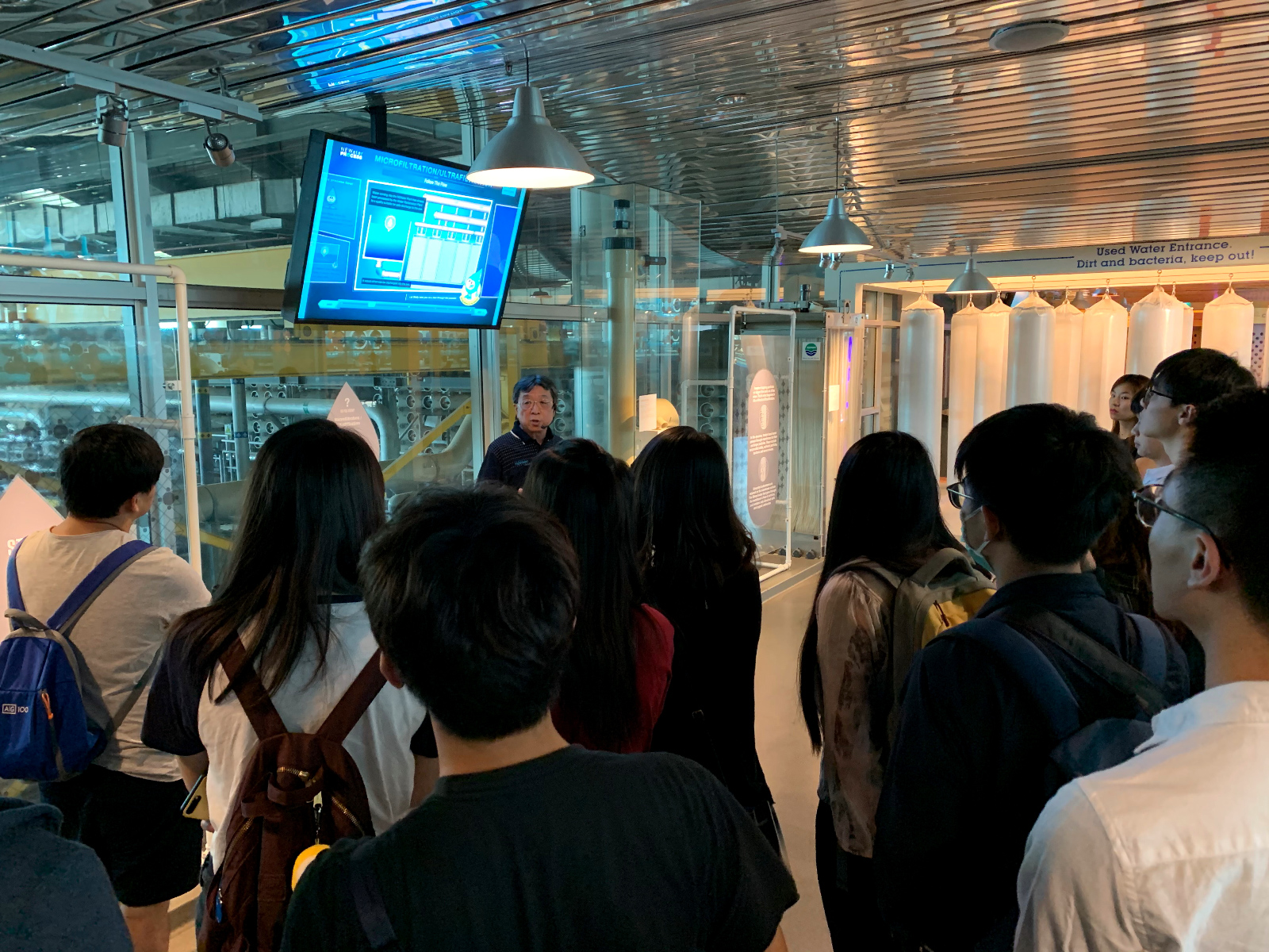 Study Tour to Singapore Surveying Students10