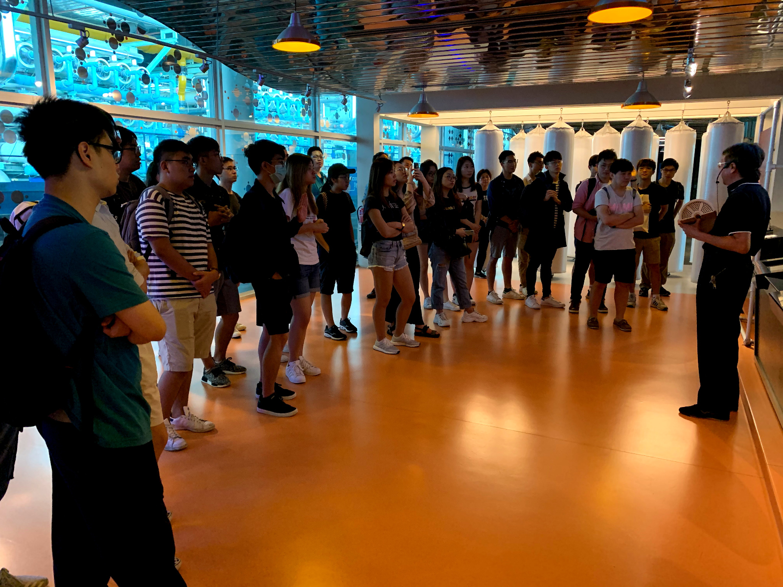 Study Tour to Singapore Surveying Students11