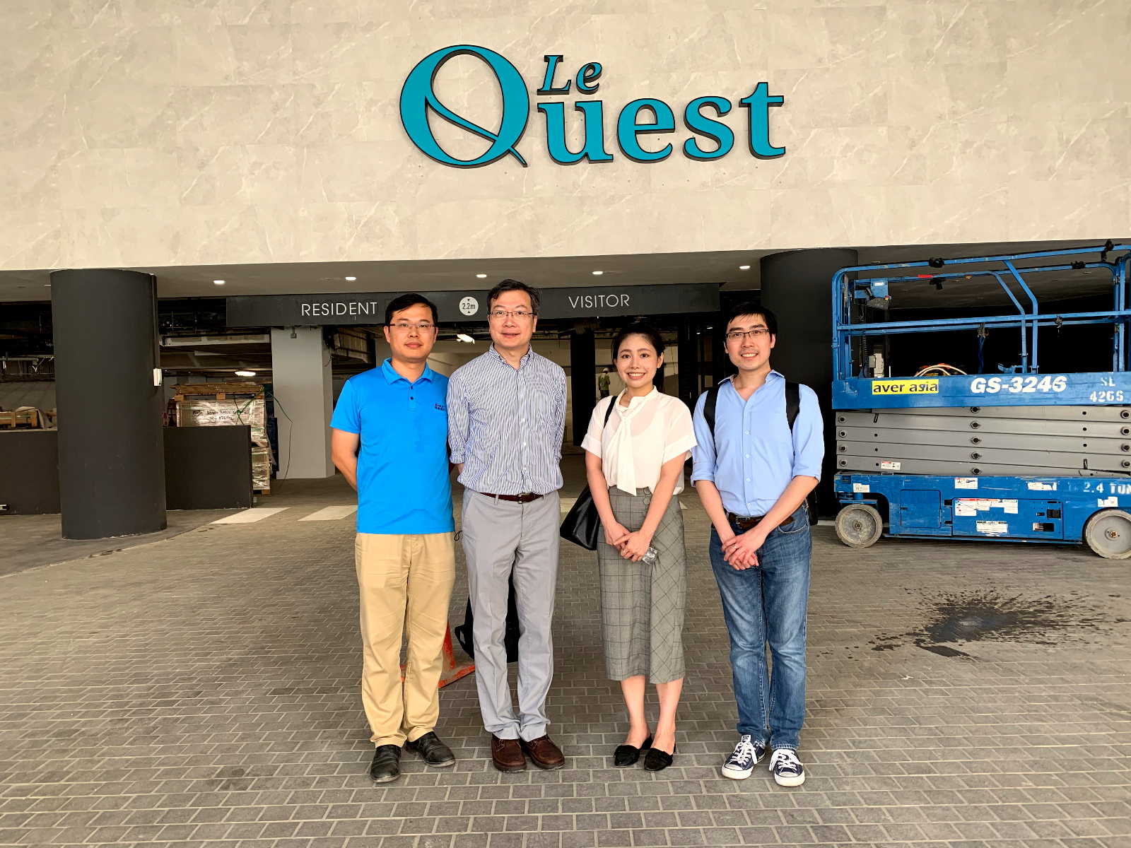 Study Tour to Singapore Surveying Students19