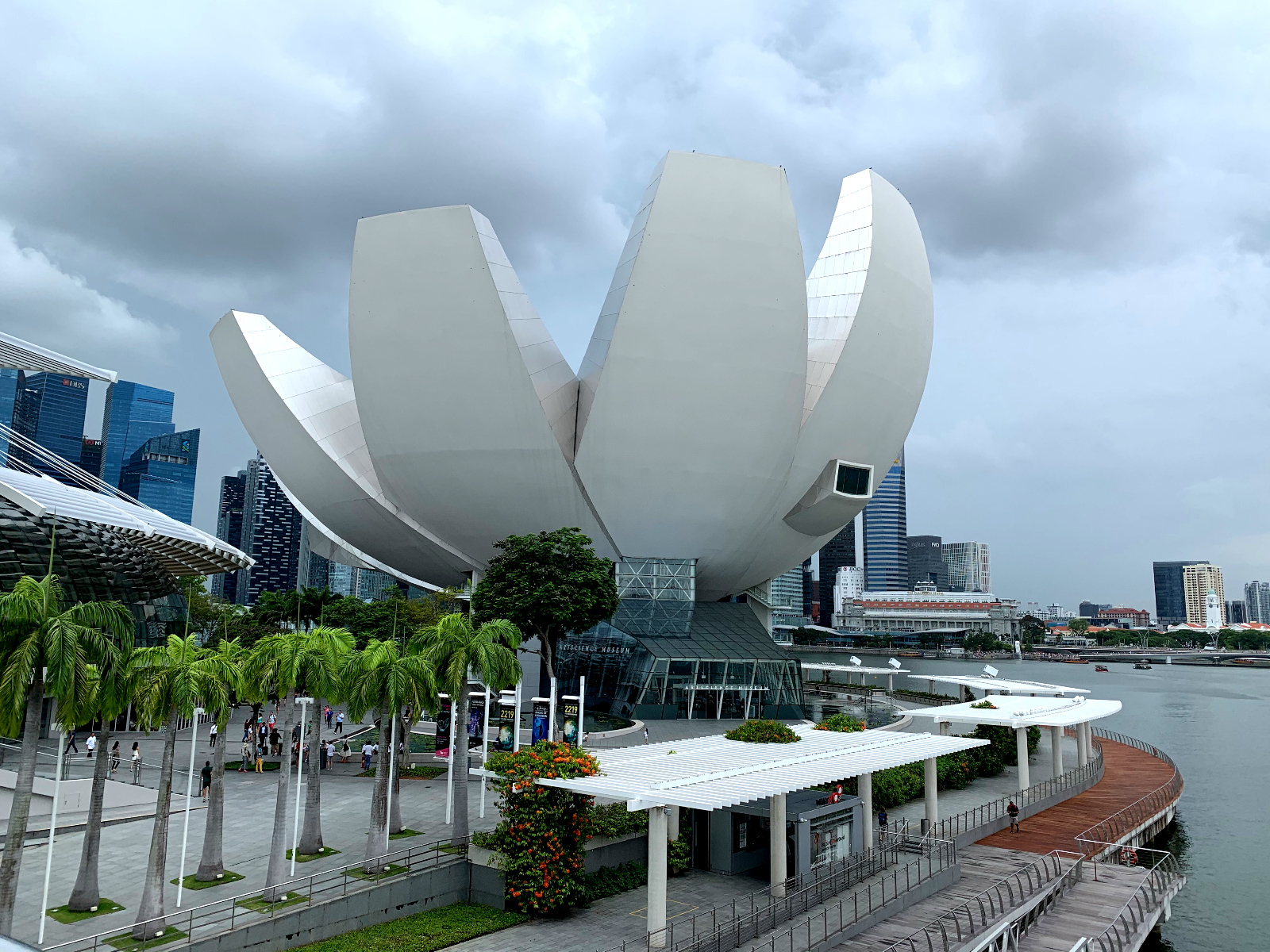 Study Tour to Singapore Surveying Students22