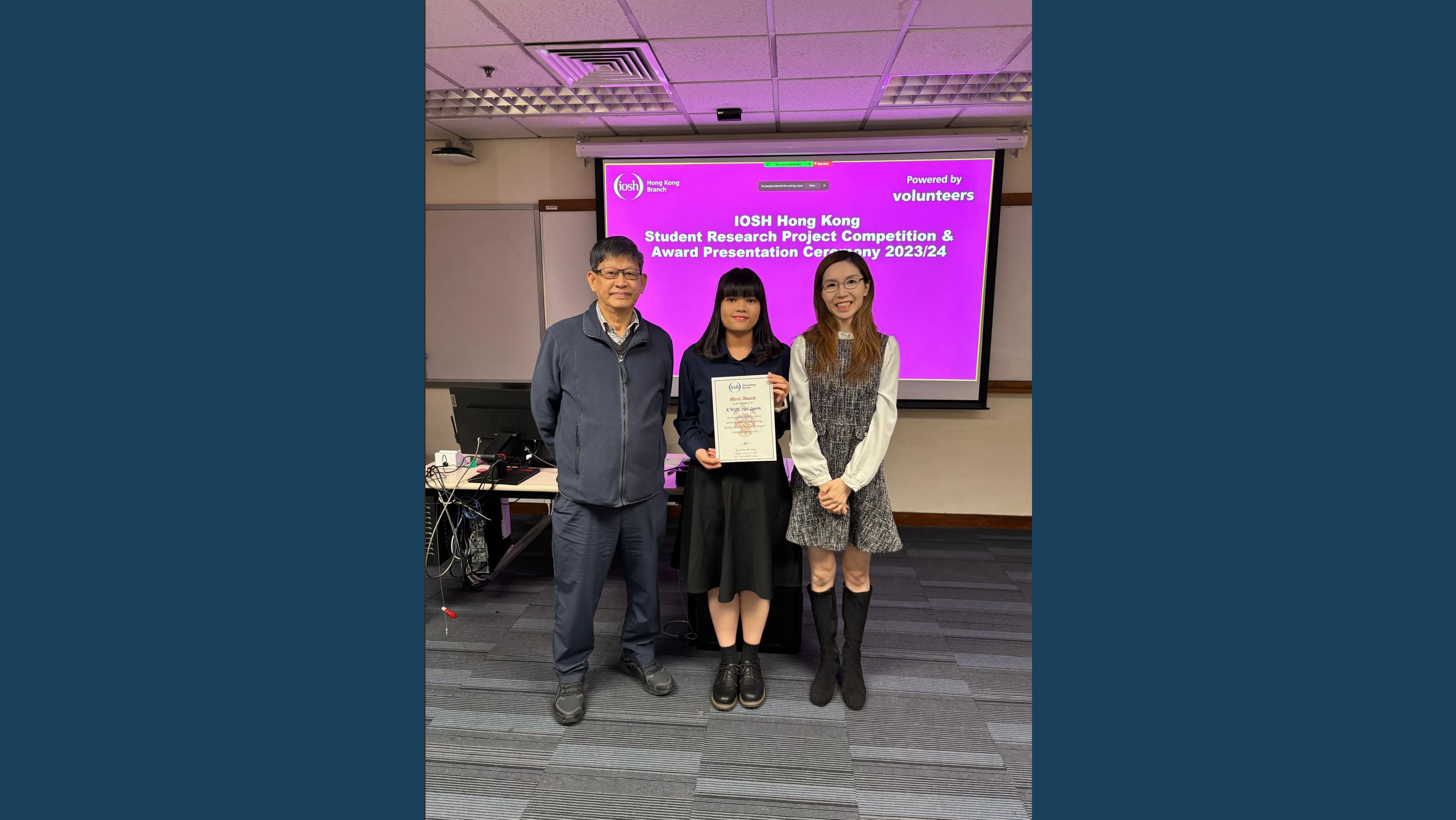 4CEE Graduate Won Merit Awardcover