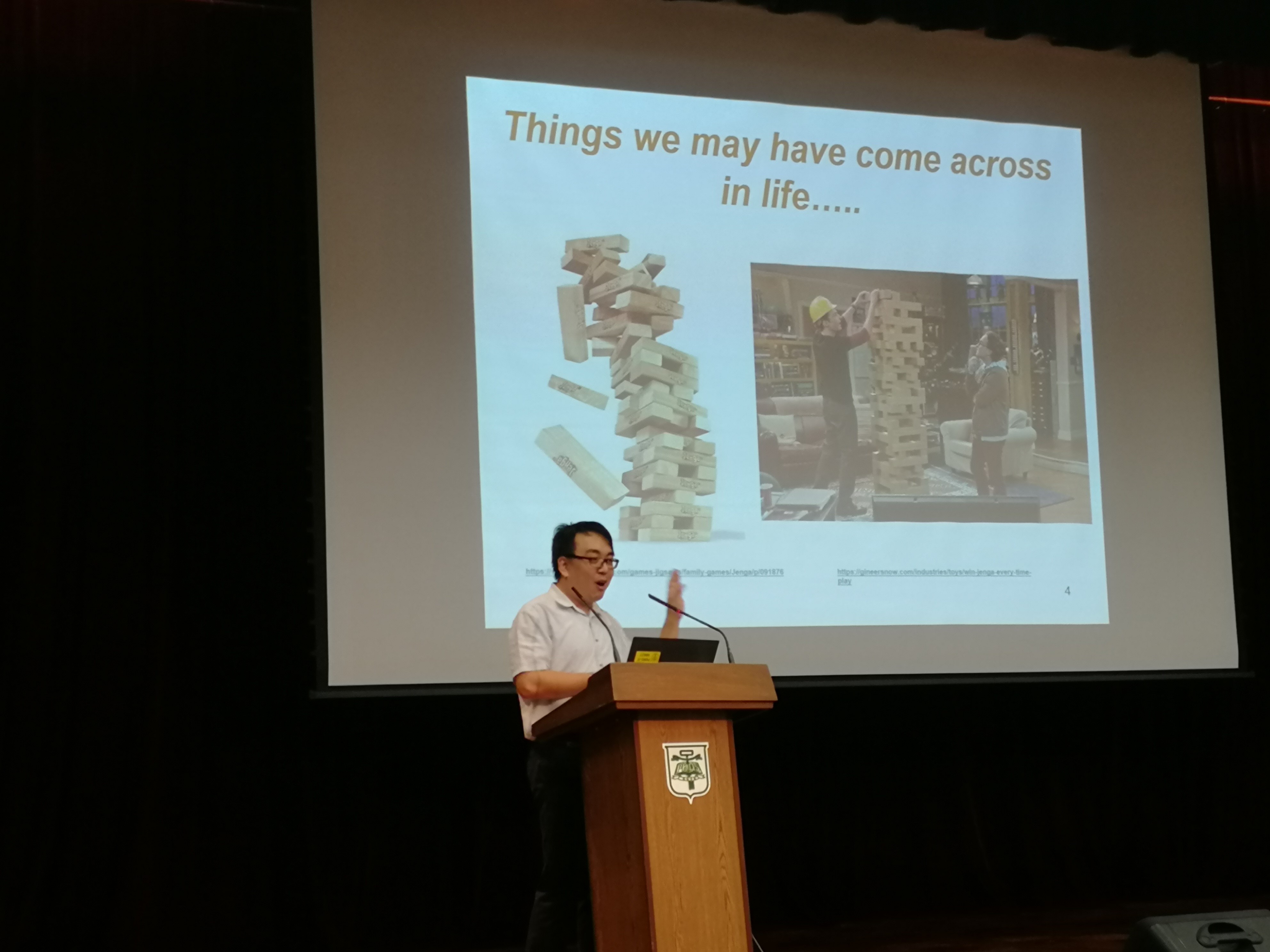 Dr Tony Sze was giving the mini lecture on “Structural Engineering”
