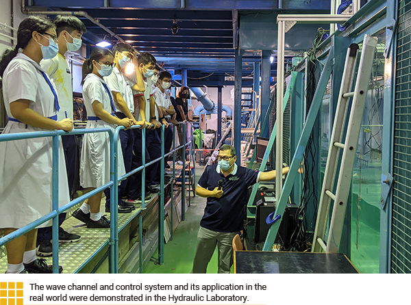 The wave channel and control system and its application in the real world were demonstrated in the Hydraulic Laboratory.